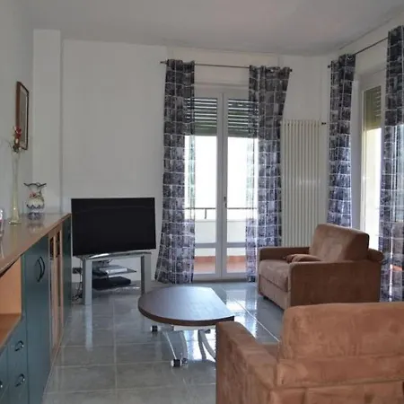 Pleasant Apartment In Valbrona With Shared Pool 아파트